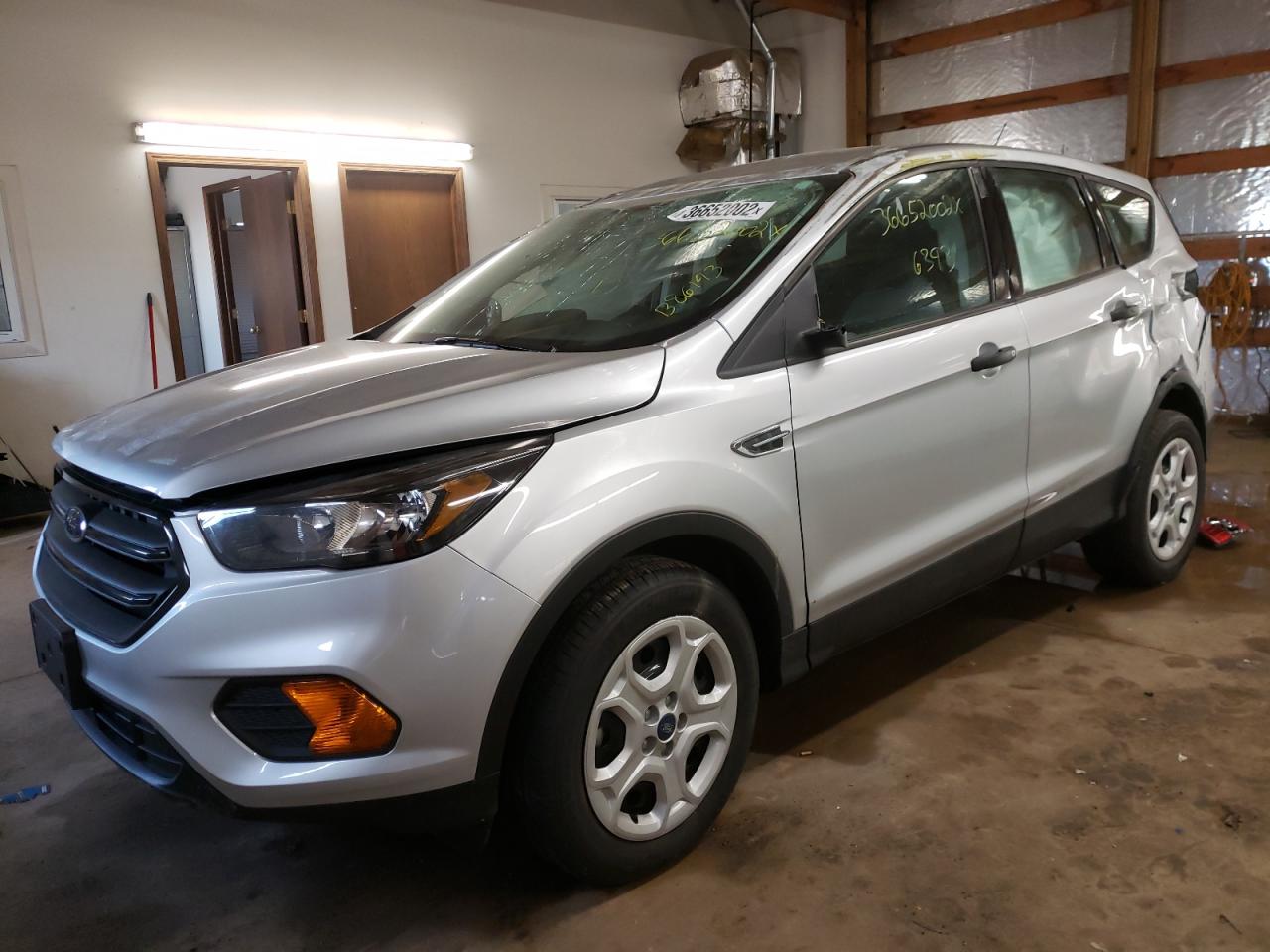 Photo 2 from auction – 2019 FORD ESCAPE S with VIN 1FMCU0F73KUB86193