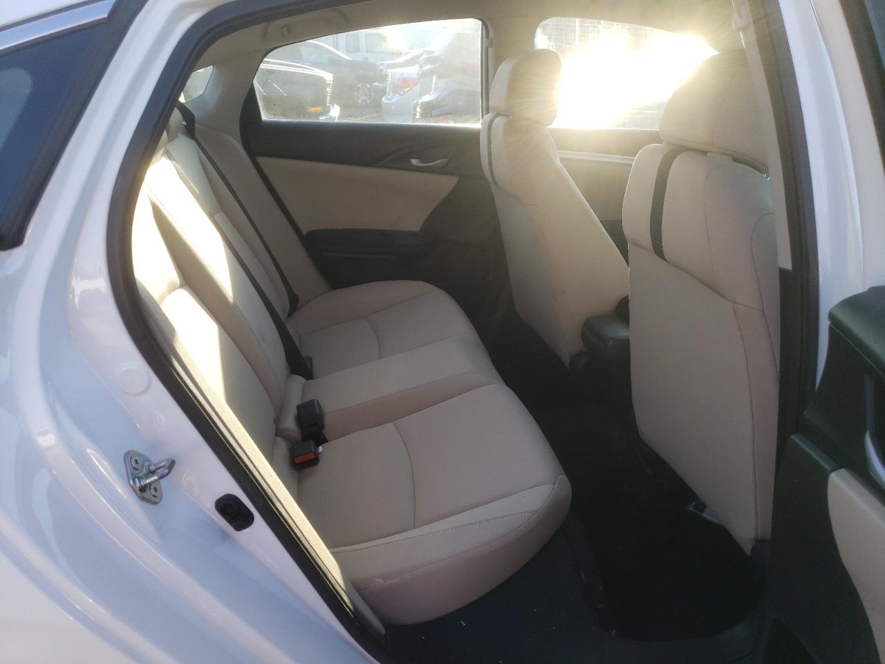 Photo 6 from auction – 2017 HONDA CIVIC LX with VIN 19XFC2F55HE224836