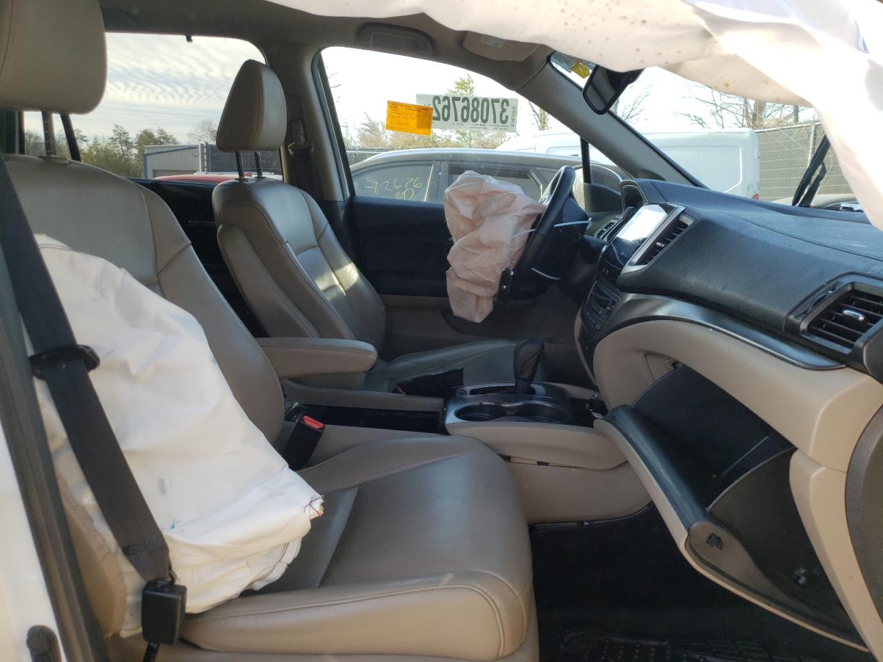 Photo 5 from auction – 2016 HONDA PILOT EXL with VIN 5FNYF6H82GB072571