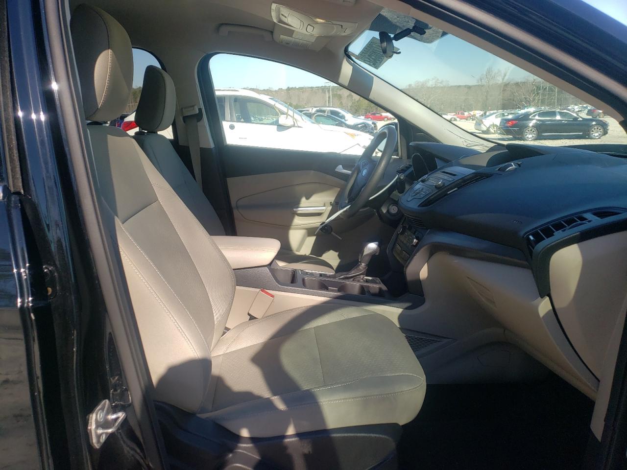 Photo 5 from auction – 2018 FORD ESCAPE SE with VIN 1FMCU0GD3JUA95878