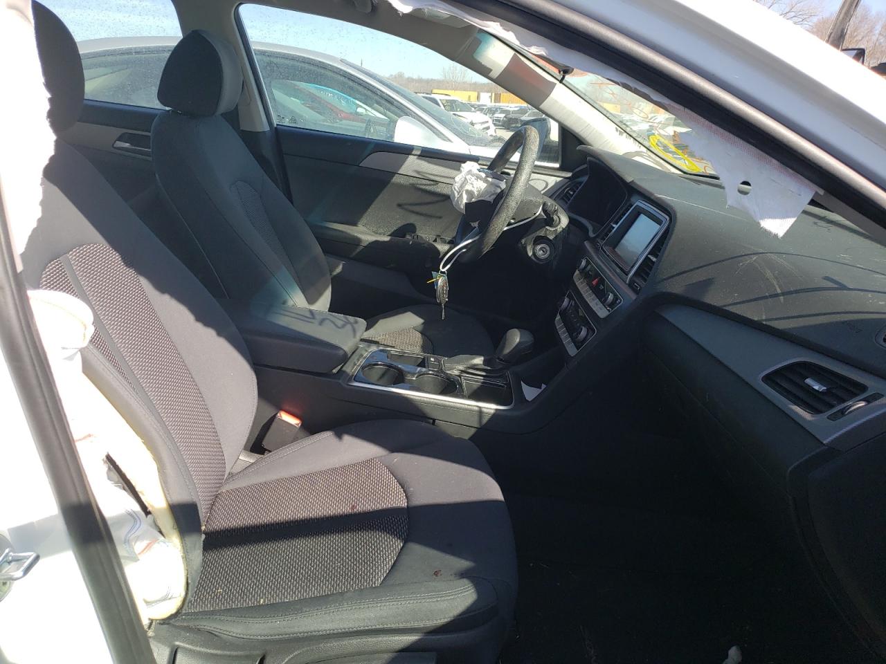 Photo 5 from auction – 2019 HYUNDAI SONATA SE with VIN 5NPE24AF2KH731349