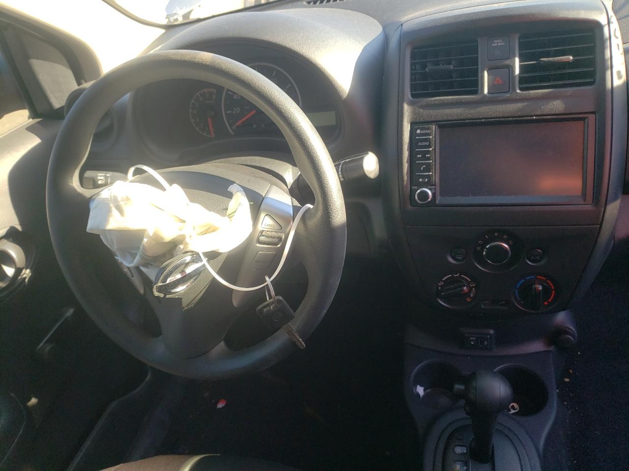 Photo 9 from auction – 2019 NISSAN VERSA S with VIN 3N1CN7AP6KL830994