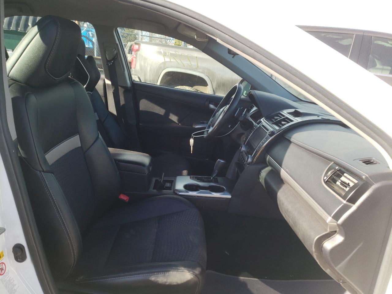 Photo 5 from auction – 2014 TOYOTA CAMRY L with VIN 4T1BF1FKXEU432760
