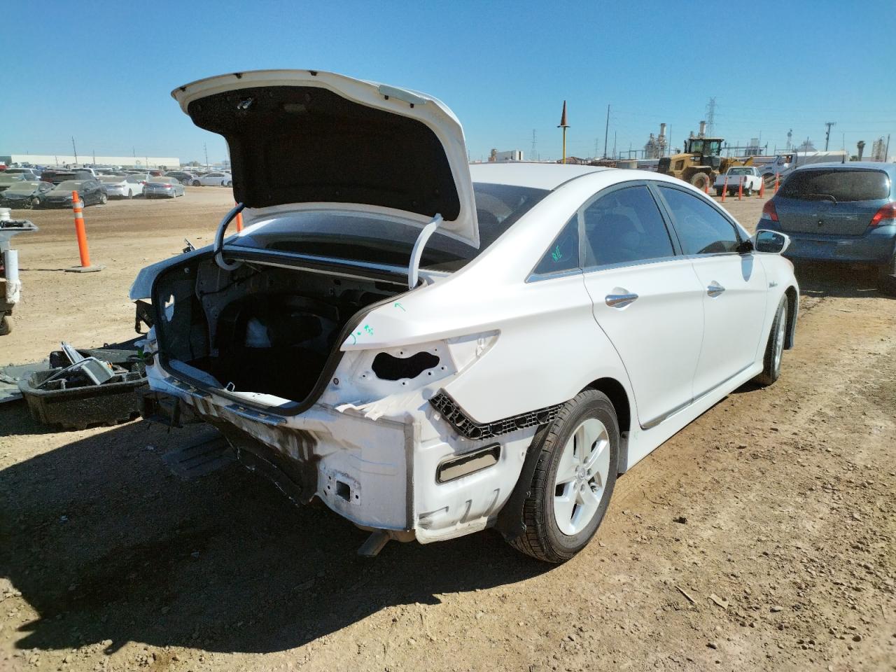 Photo 4 from auction – 2012 HYUNDAI SONATA HYB with VIN KMHEC4A45CA027338