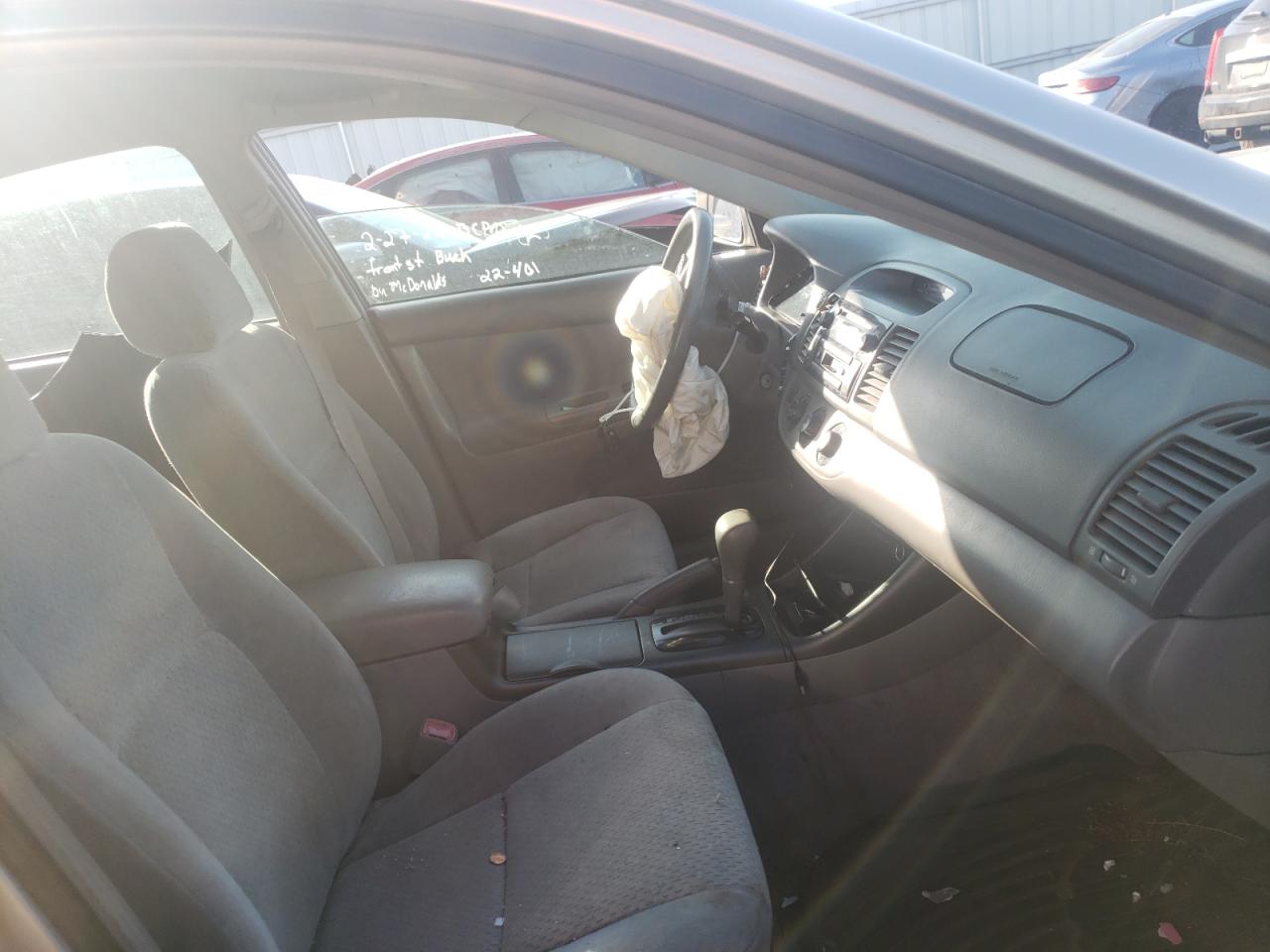 Photo 5 from auction – 2004 TOYOTA CAMRY LE with VIN 4T1BE32K04U367405