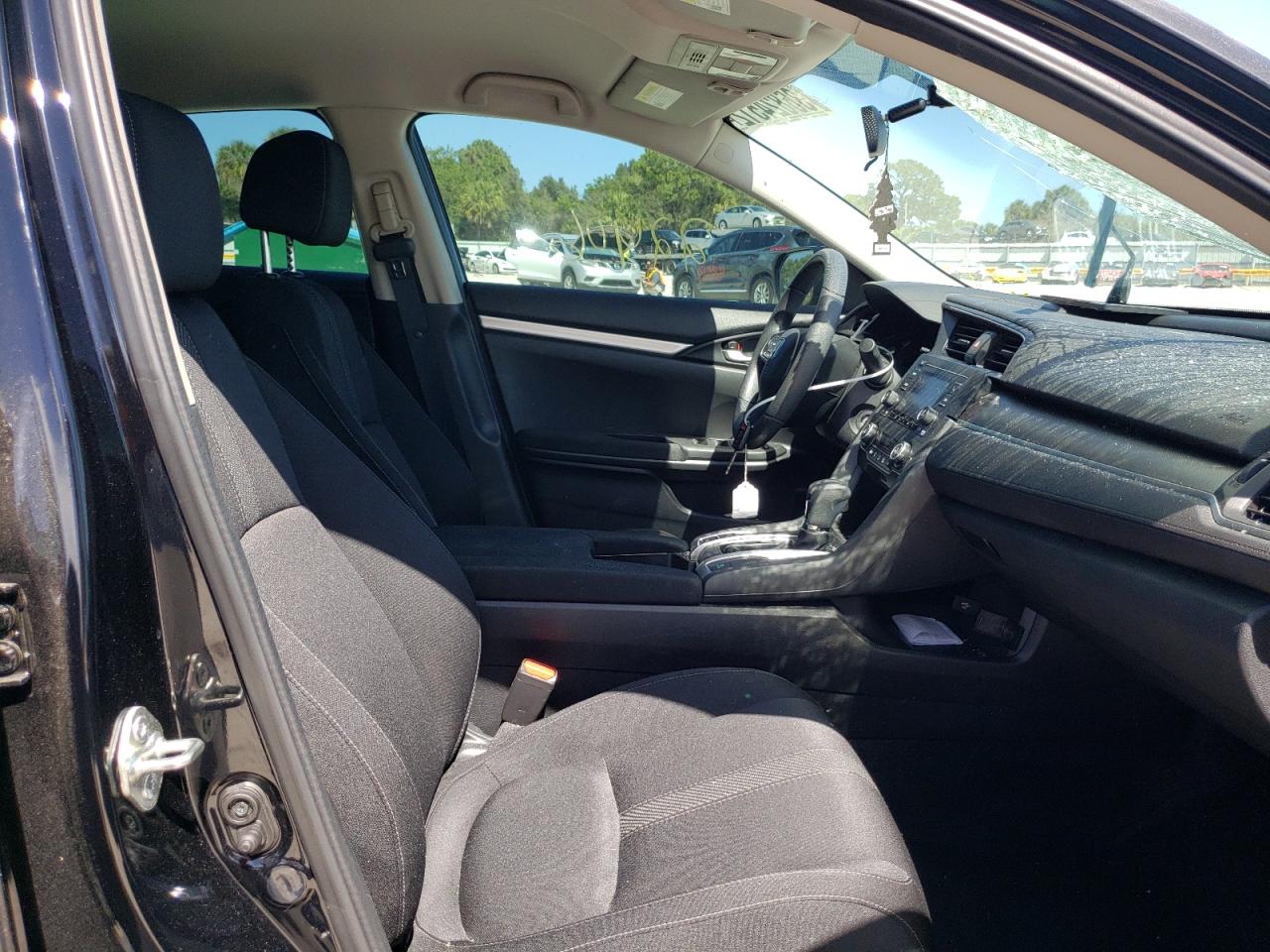 Photo 5 from auction – 2018 HONDA CIVIC LX with VIN 2HGFC2F56JH603016