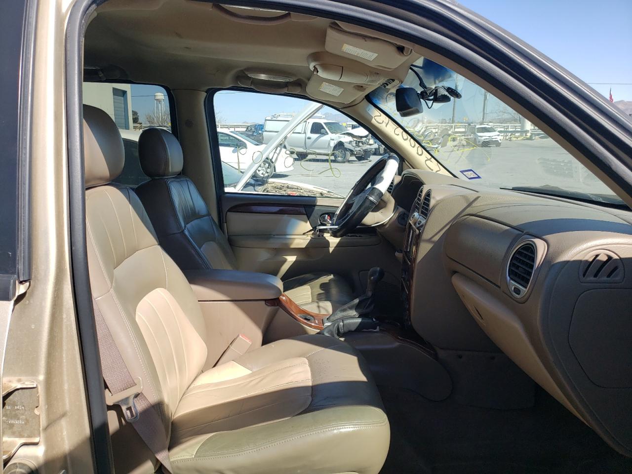 Photo 5 from auction – 2004 GMC ENVOY with VIN 1GKDT13SX42238027