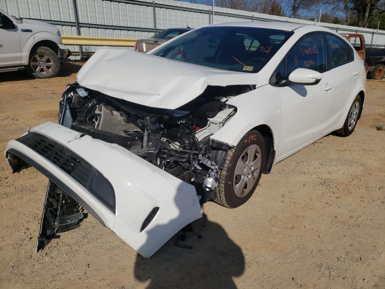 Photo 2 from auction – 2017 KIA FORTE LX with VIN 3KPFK4A78HE108358