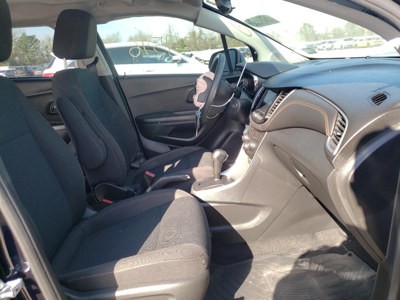 Photo 5 from auction – 2021 CHEVROLET TRAX LS with VIN KL7CJKSB7MB313543
