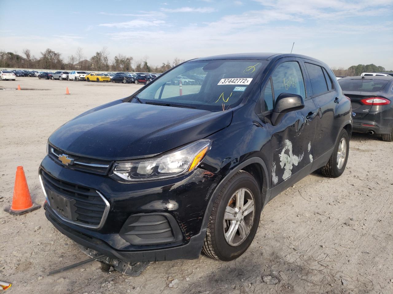 Photo 2 from auction – 2019 CHEVROLET TRAX LS with VIN 3GNCJKSB2KL263379