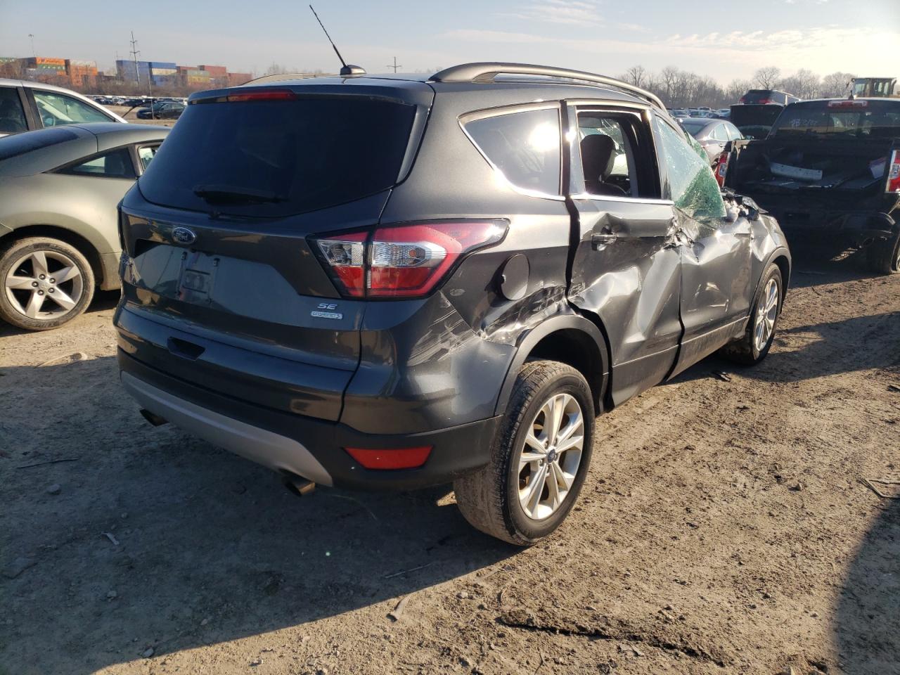 Photo 4 from auction – 2018 FORD ESCAPE SE with VIN 1FMCU0GD4JUA62405