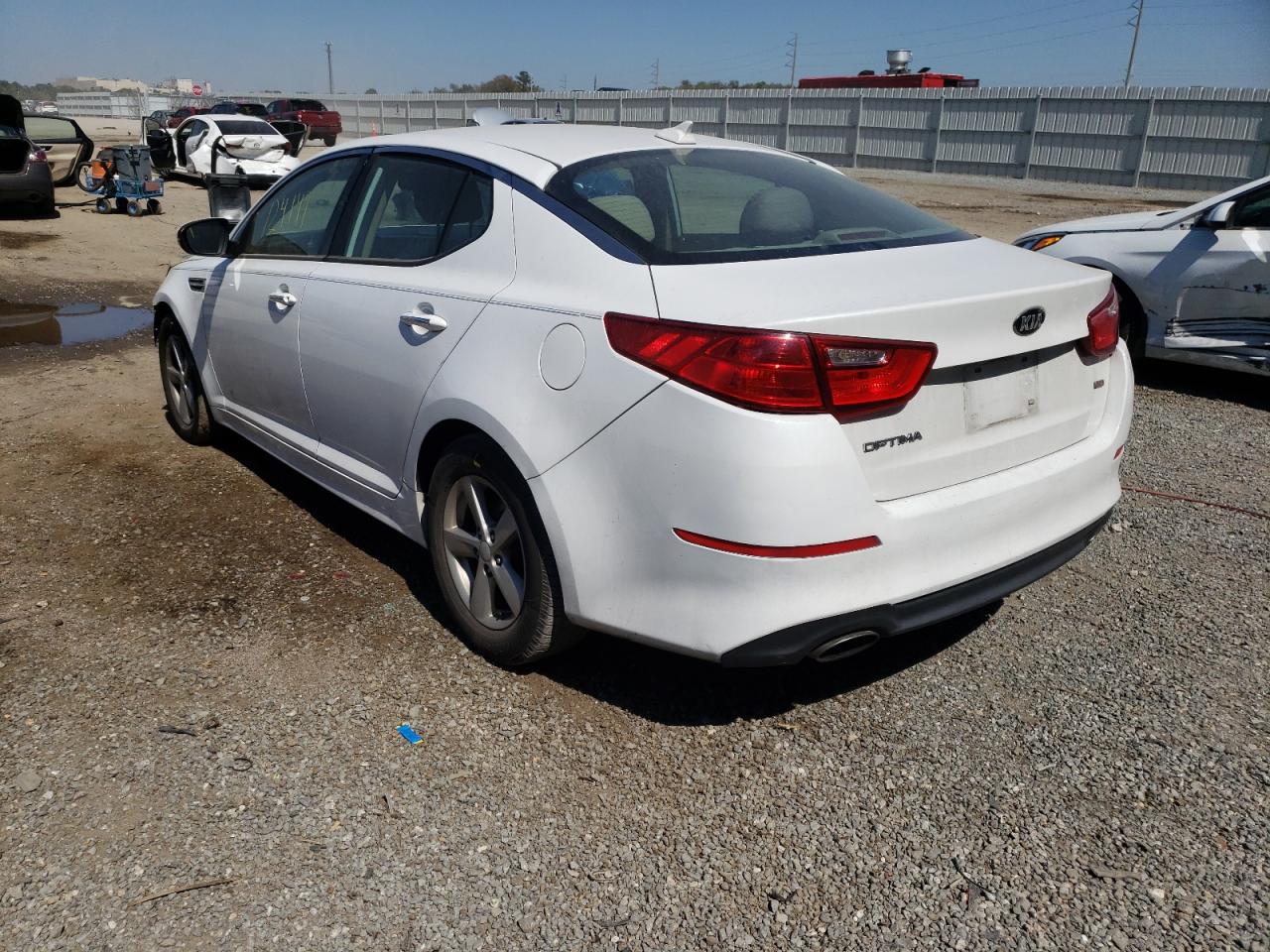 Photo 3 from auction – 2015 KIA OPTIMA LX with VIN 5XXGM4A70FG511737