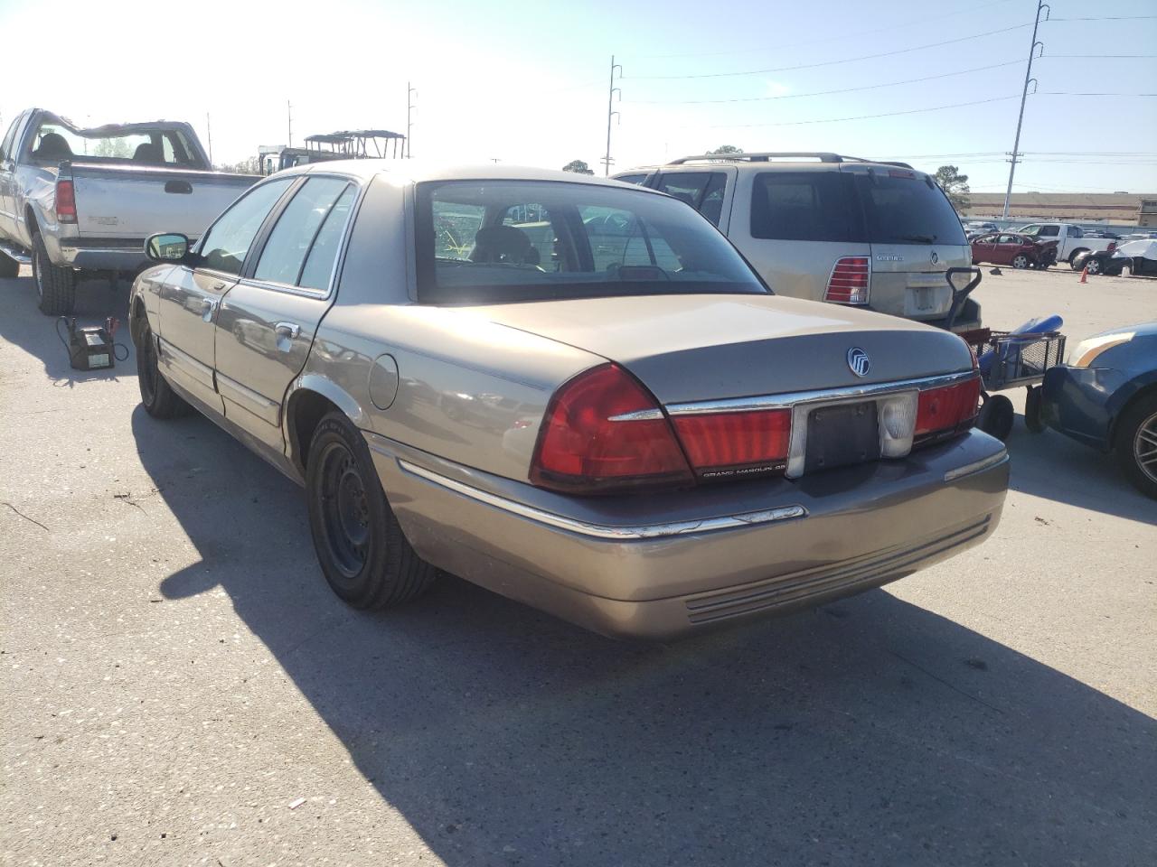 Photo 3 from auction – 2002 MERCURY GRAND MARQ with VIN 2MEFM74W52X659295
