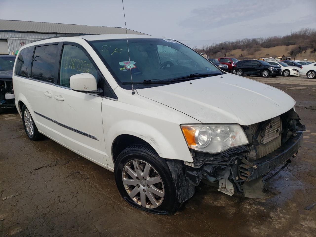 CHRYSLER TOWN & COU 2013 with VIN 2C4RC1BG6DR722325 - Photo from auction