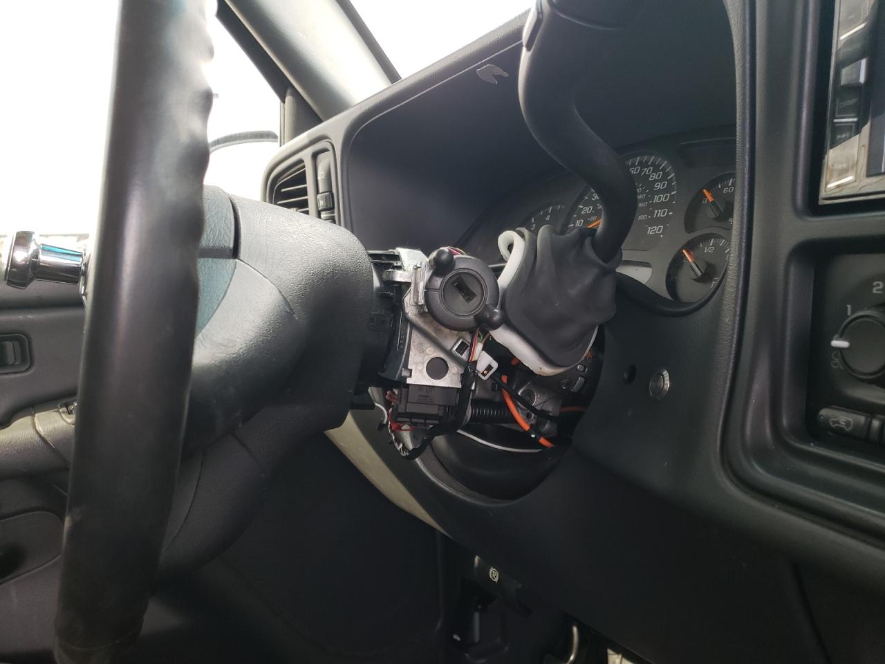 Photo 9 from auction – 2006 CHEVROLET SILVERADO with VIN 1GCHK29D26E251774