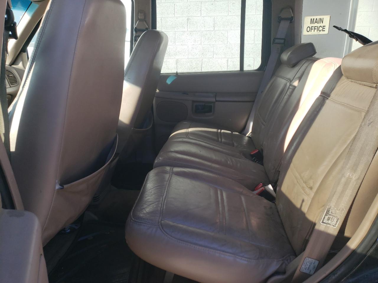 Photo 6 from auction – 1999 FORD EXPLORER with VIN 1FMZU35P6XZB16422
