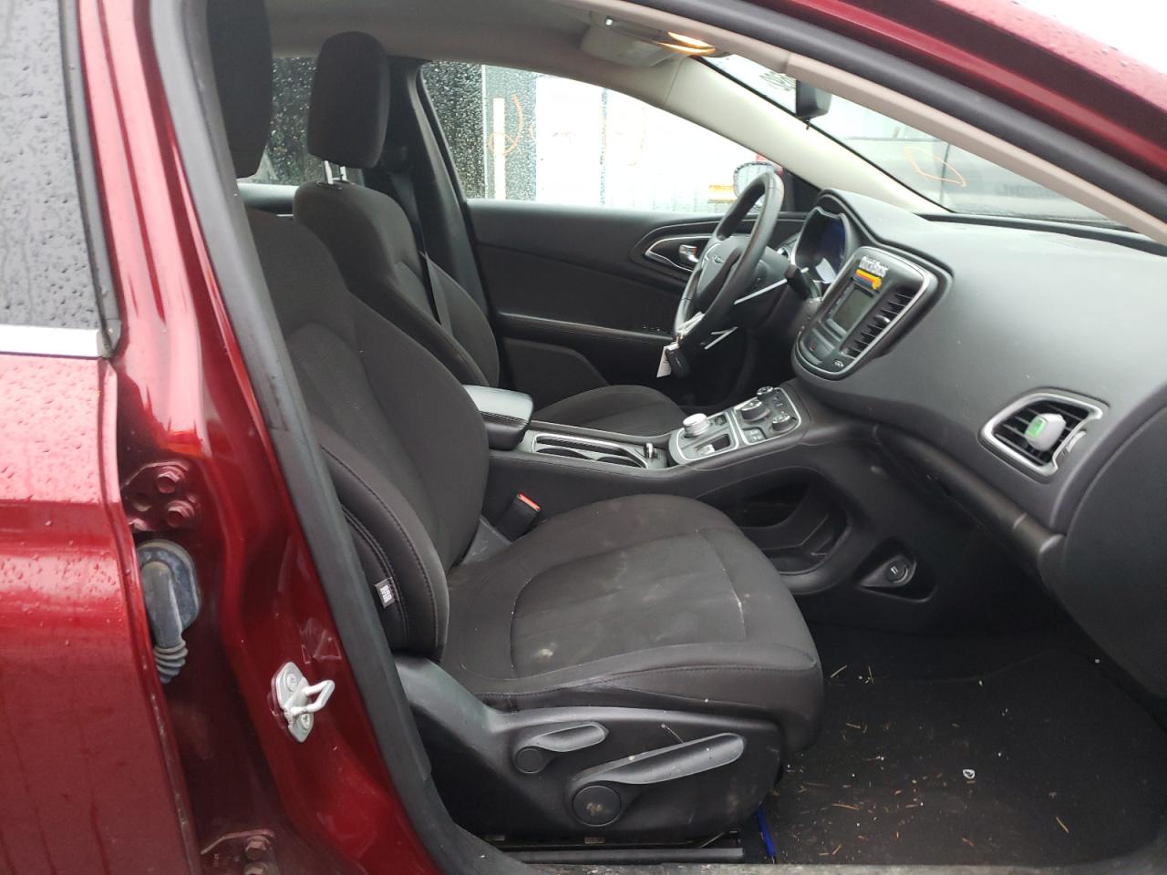 Photo 5 from auction – 2015 CHRYSLER 200 LIMITE with VIN 1C3CCCABXFN668474