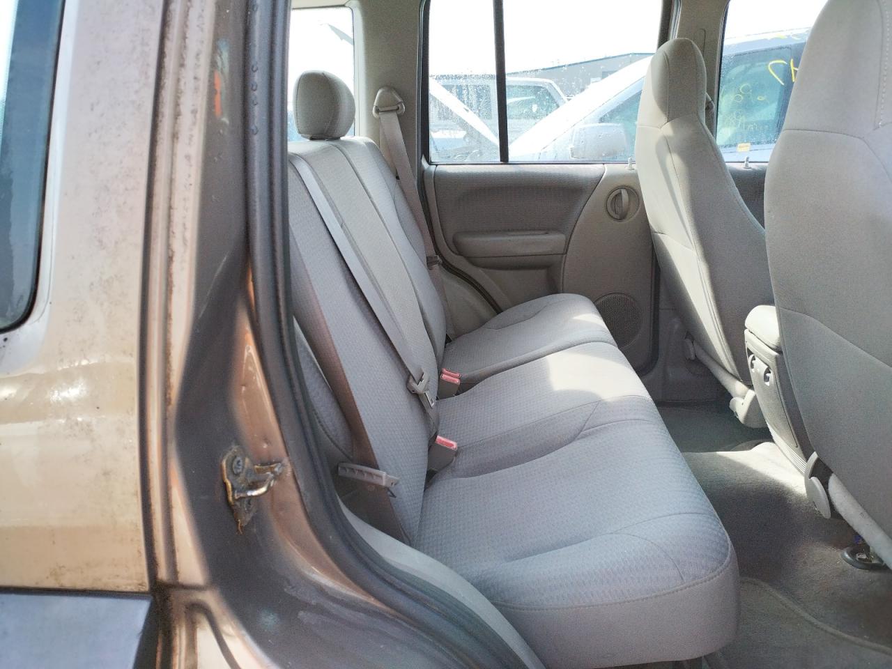 Photo 6 from auction – 2002 JEEP LIBERTY SP with VIN 1J4GL48K92W151965