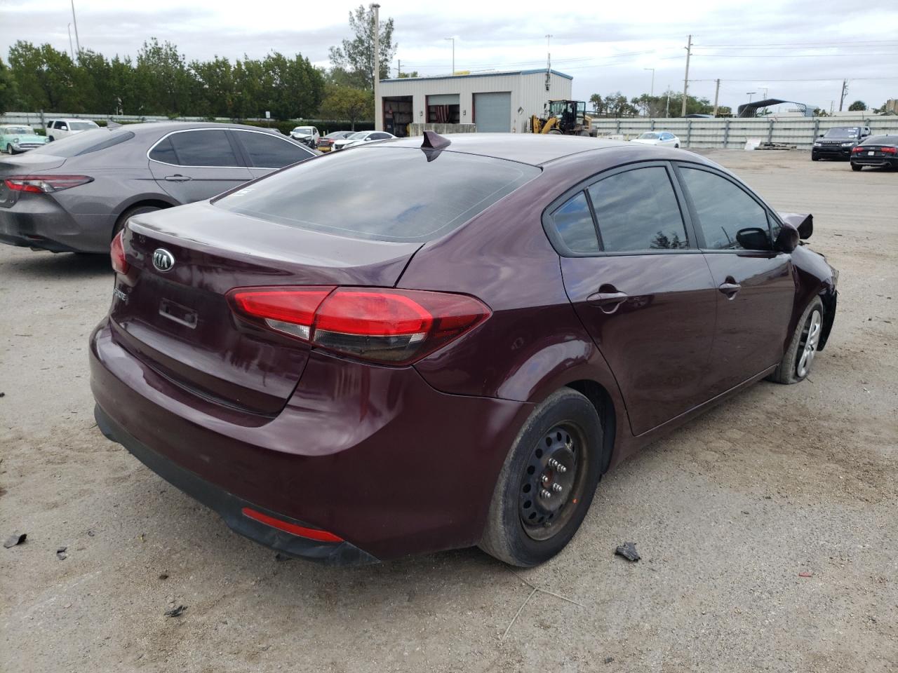 Photo 4 from auction – 2017 KIA FORTE LX with VIN 3KPFK4A76HE149023