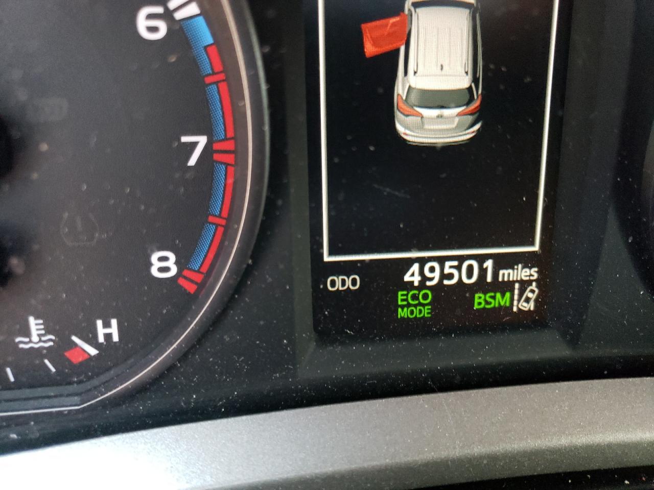 Photo 8 from auction – 2017 TOYOTA RAV4 XLE with VIN 2T3RFREV5HW664171