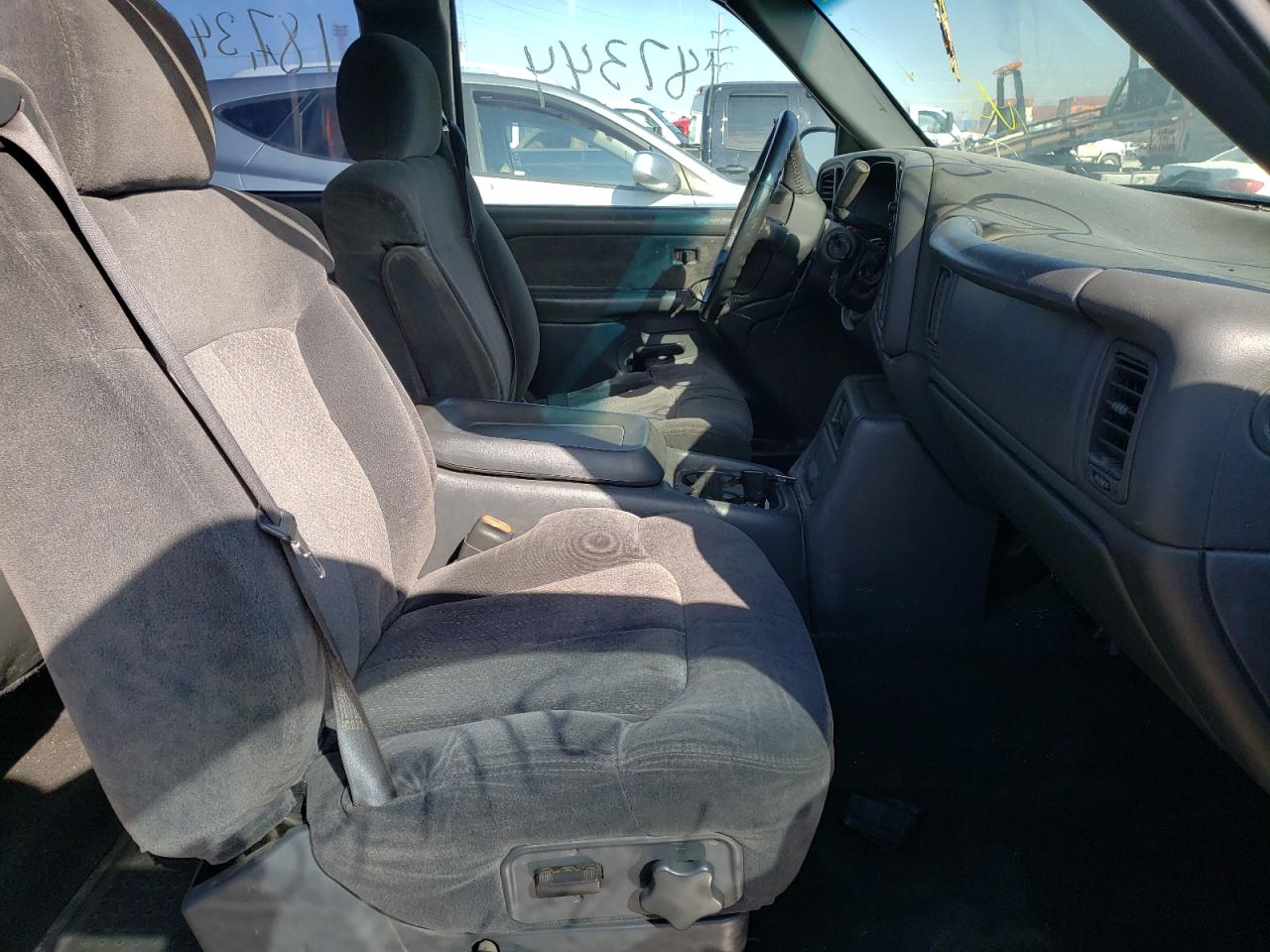 Photo 5 from auction – 2001 CHEVROLET SILVERADO with VIN 2GCEC19V811184563