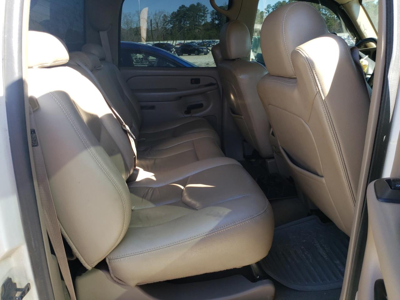 Photo 6 from auction – 2004 CHEVROLET SILVERADO with VIN 1GCHC231X4F139050