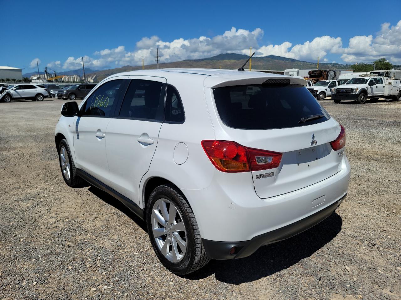 Photo 3 from auction – 2015 MITSUBISHI OUTLANDER with VIN 4A4AR3AU9FE021463