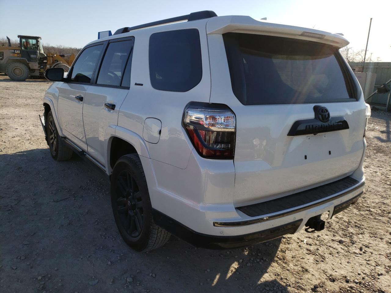Photo 3 from auction – 2020 TOYOTA 4RUNNER SR with VIN JTEBU5JR8L5743113