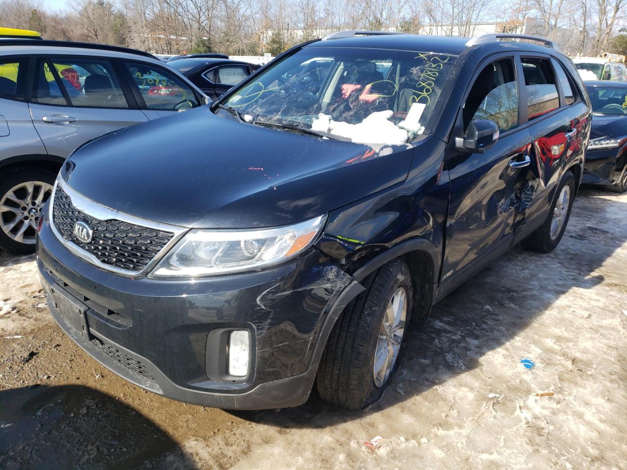 Photo 2 from auction – 2015 KIA SORENTO LX with VIN 5XYKTCA65FG604554