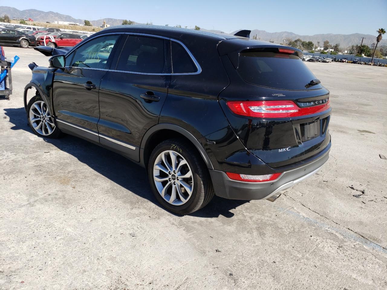 Photo 3 from auction – 2017 LINCOLN MKC SELECT with VIN 5LMCJ2C95HUL12862