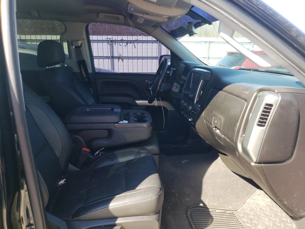 Photo 5 from auction – 2018 CHEVROLET SILVERADO with VIN 3GCUKREC0JG605006