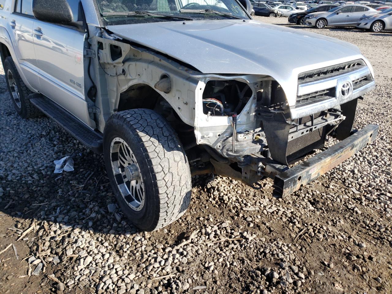 Photo 9 from auction – 2005 TOYOTA 4RUNNER SR with VIN JTEBU14R950072684