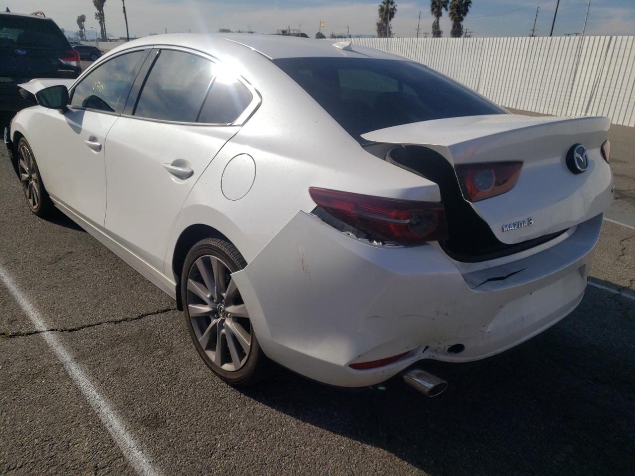 Photo 3 from auction – 2019 MAZDA 3 PREMIUM with VIN 3MZBPAEM2KM101754