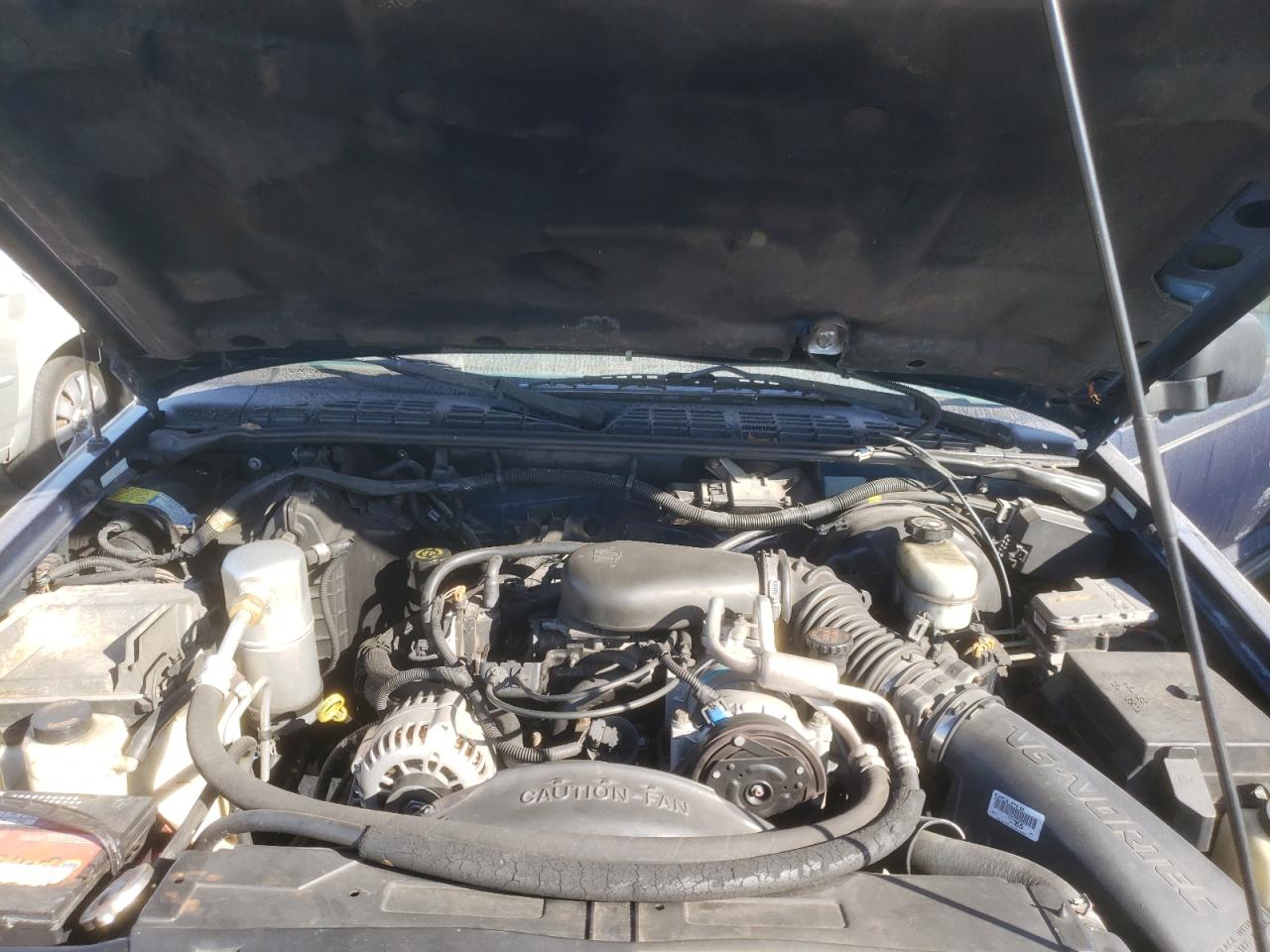 Photo 7 from auction – 2001 CHEVROLET BLAZER with VIN 1GNCS13W212128105