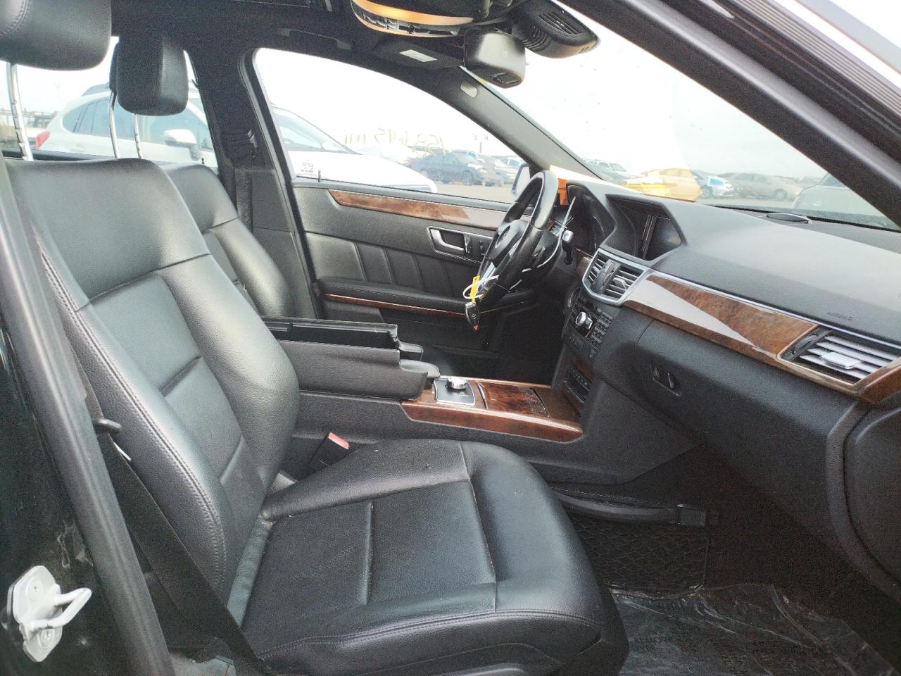 Photo 5 from auction – 2013 MERCEDES-BENZ E 350 with VIN WDDHF5KB2DA689784