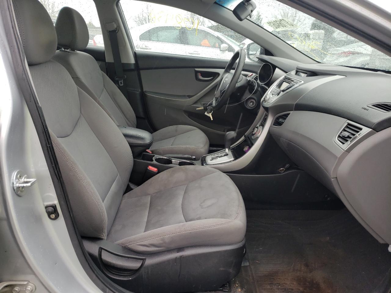 Photo 5 from auction – 2011 HYUNDAI ELANTRA with VIN 5NPDH4AE5BH054492