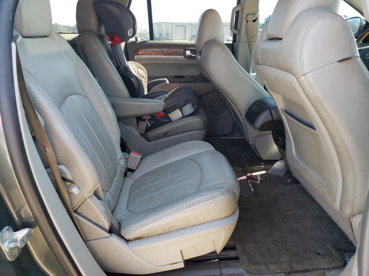 Photo 6 from auction – 2011 BUICK ENCLAVE CX with VIN 5GAKRBED1BJ204309