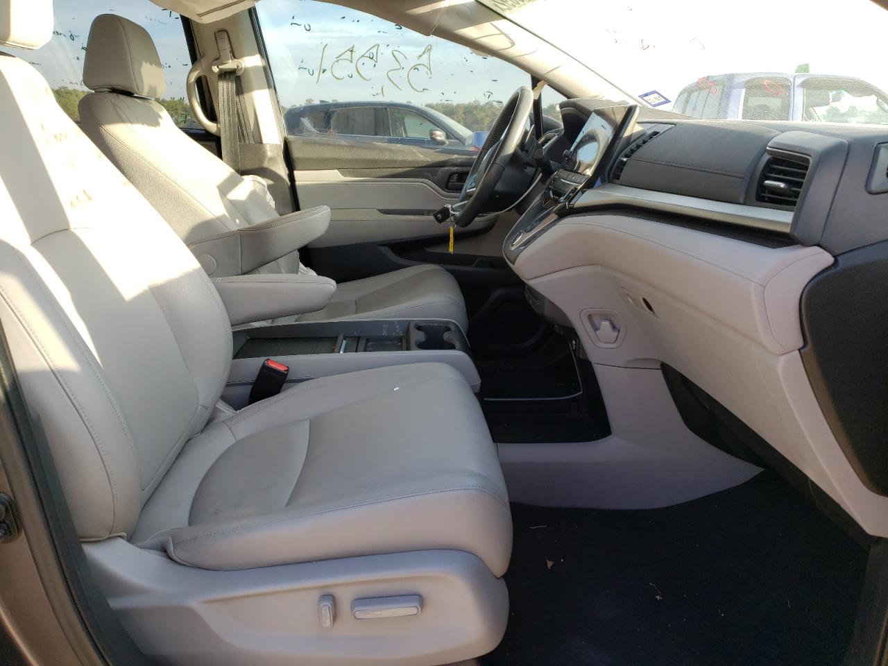 Photo 5 from auction – 2018 HONDA ODYSSEY EX with VIN 5FNRL6H74JB041799