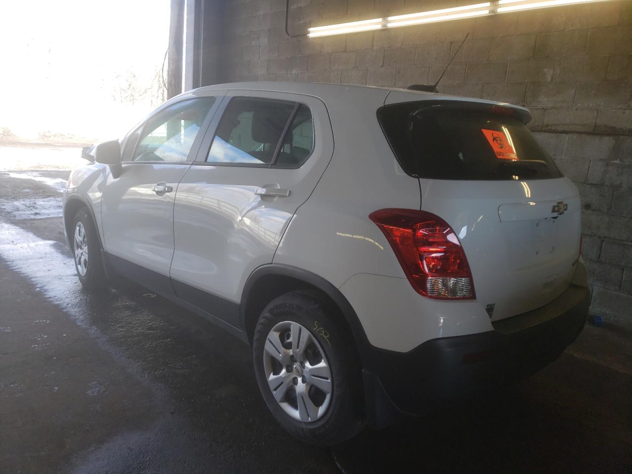 Photo 3 from auction – 2016 CHEVROLET TRAX LS with VIN KL7CJKSB1GB738065