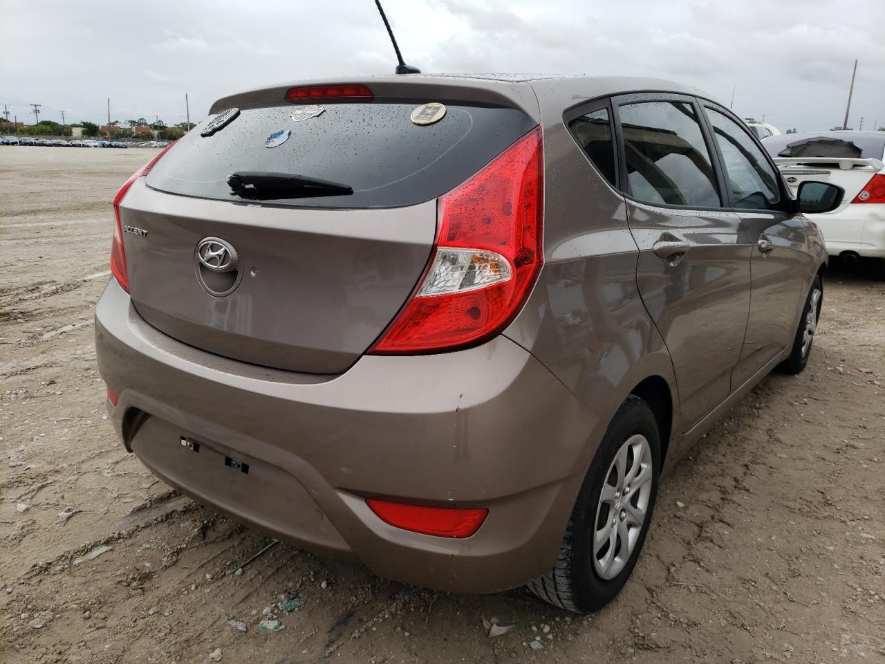 Photo 4 from auction – 2014 HYUNDAI ACCENT GLS with VIN KMHCT5AE8EU178505