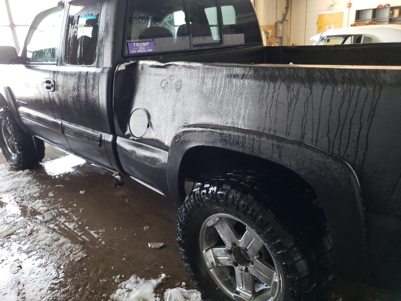 Photo 9 from auction – 2006 CHEVROLET SILVERADO with VIN 1GCEK19B96Z198396
