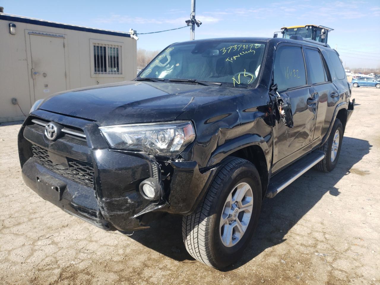 Photo 2 from auction – 2020 TOYOTA 4RUNNER SR with VIN JTEBU5JR3L5831017