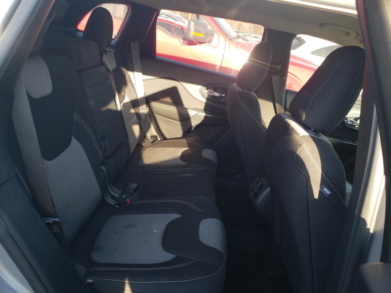 Photo 6 from auction – 2017 JEEP CHEROKEE S with VIN 1C4PJLAS9HW559780