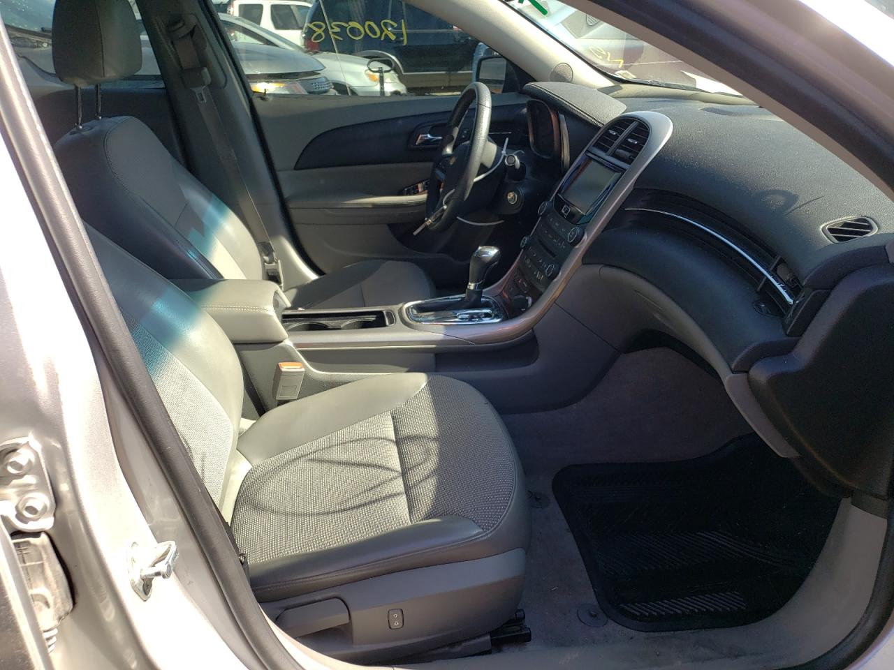Photo 5 from auction – 2013 CHEVROLET MALIBU 1LT with VIN 1G11C5SA0DF356412