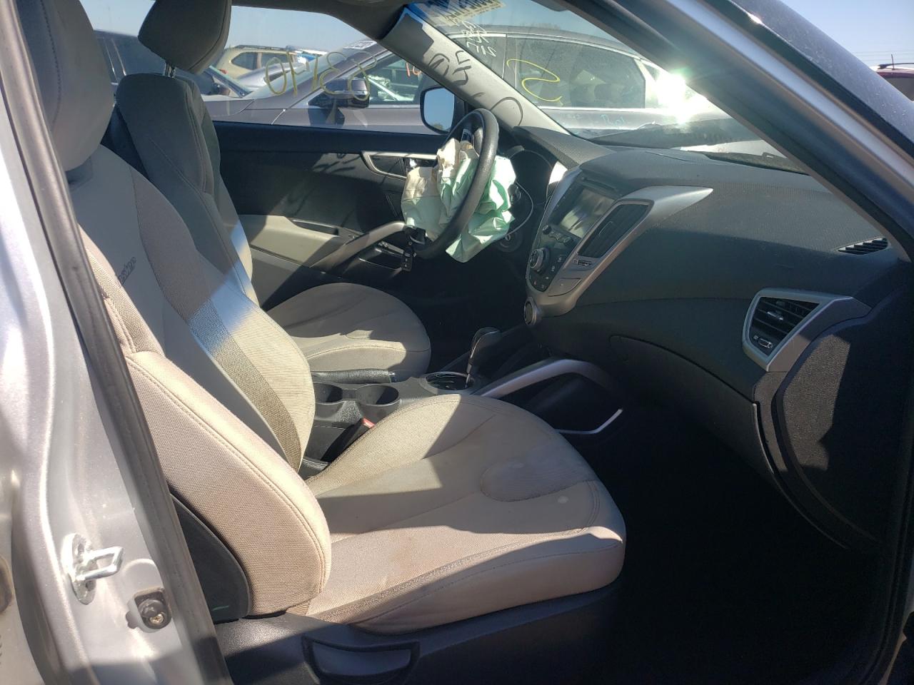 Photo 5 from auction – 2012 HYUNDAI VELOSTER with VIN KMHTC6AD0CU071863