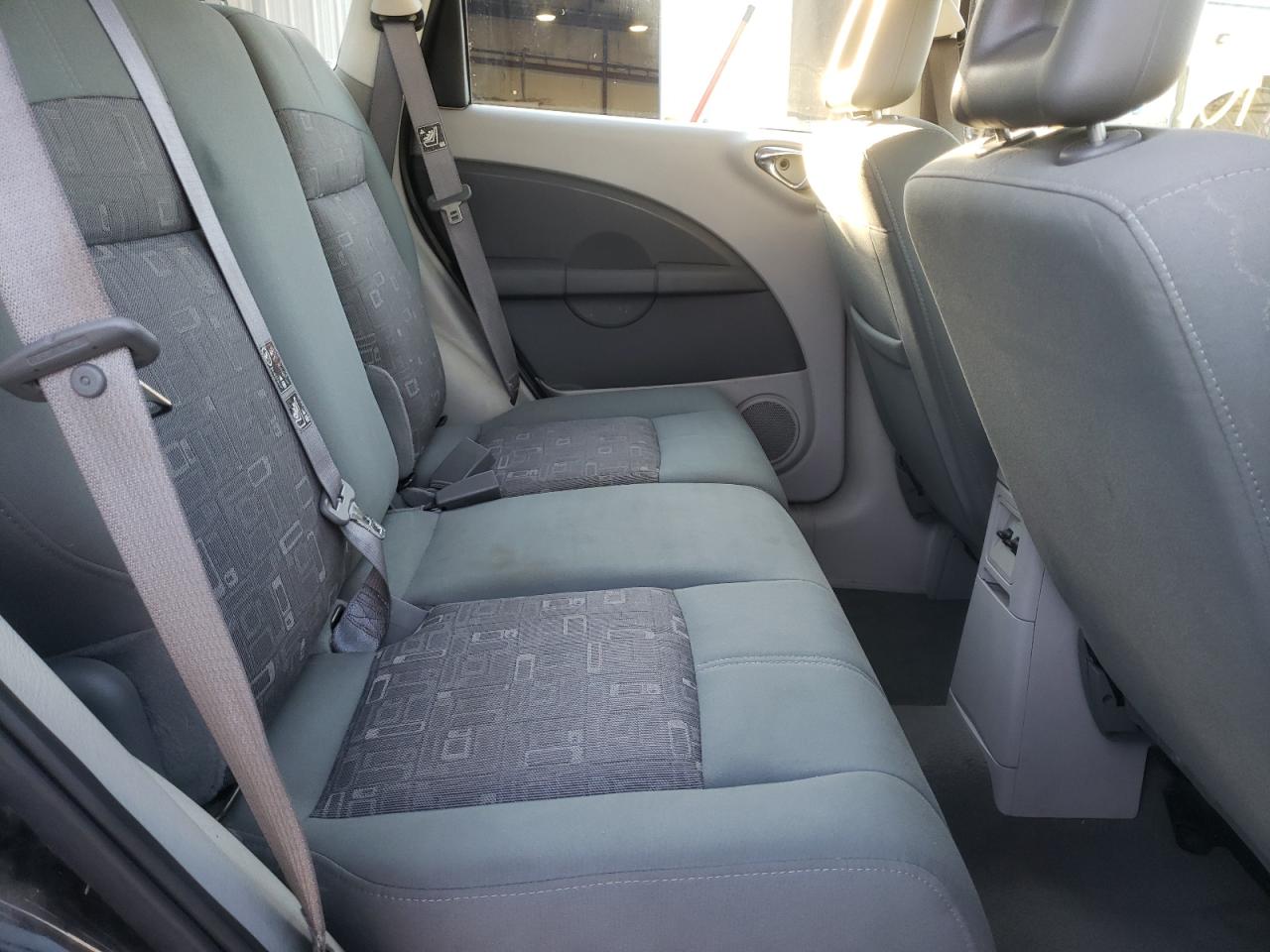 Photo 6 from auction – 2006 CHRYSLER PT CRUISER with VIN 3A4FY48B76T342583