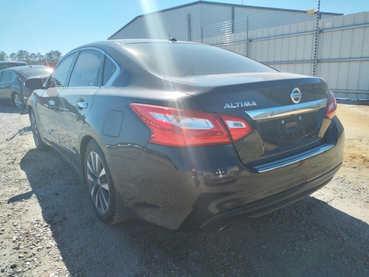 Photo 3 from auction – 2017 NISSAN ALTIMA 2.5 with VIN 1N4AL3AP8HC145411
