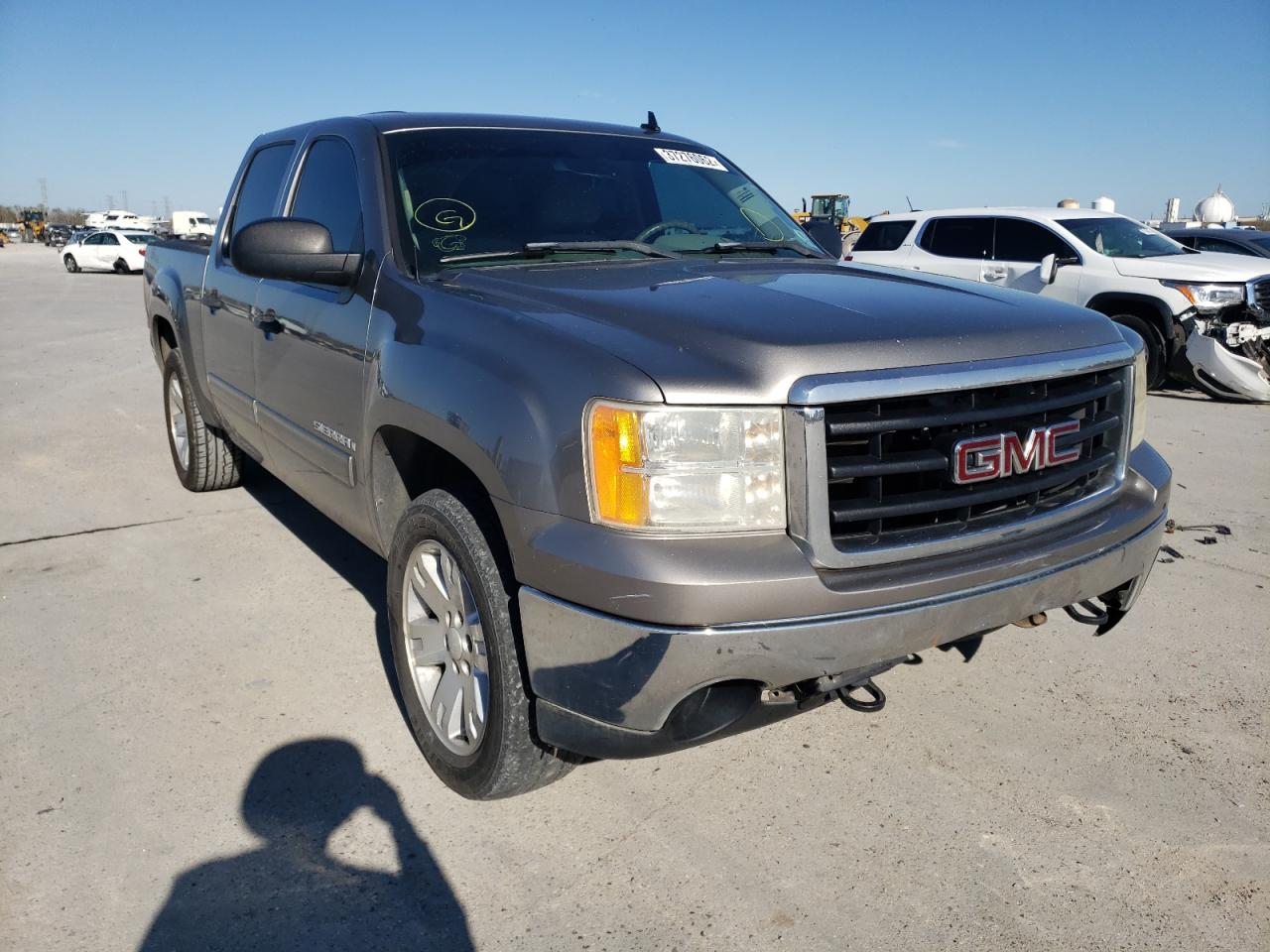 GMC NEW SIERRA 2007 z numerem VIN 3GTEC13077G520202 - Zdjęcie z aukcji