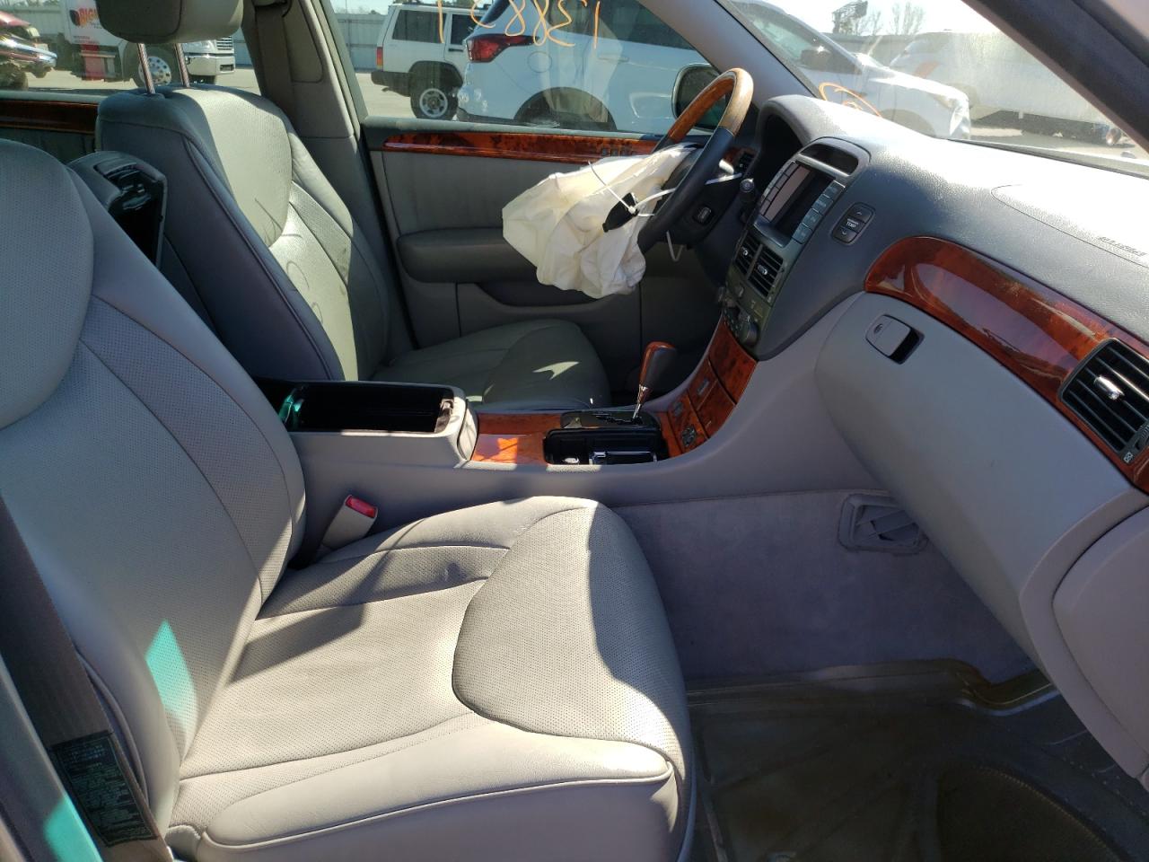 Photo 5 from auction – 2006 LEXUS LS 430 with VIN JTHBN36F865046760