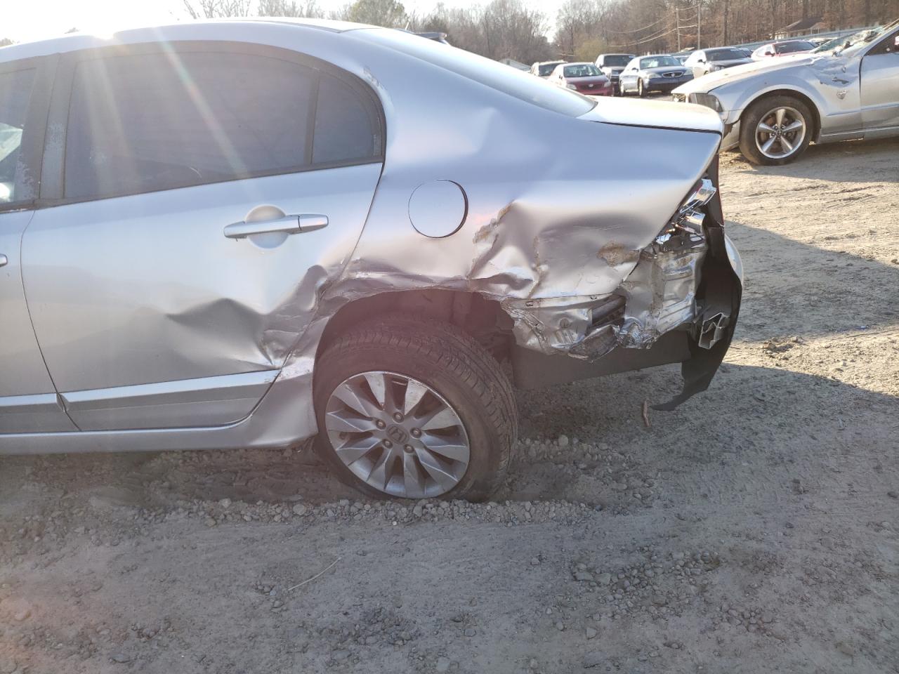 Photo 9 from auction – 2010 HONDA CIVIC EX with VIN 19XFA1F83AE023842